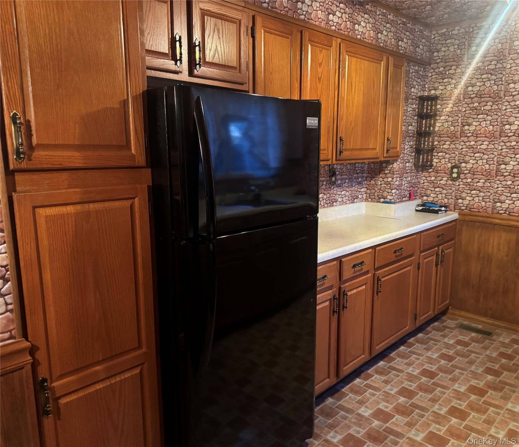 Maybrook, NY 12543,304 Clark PL