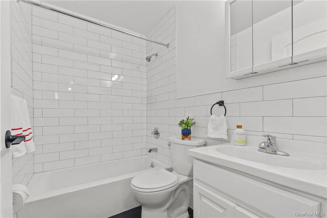 Carmel, NY 10512,305 Vista On The Lake