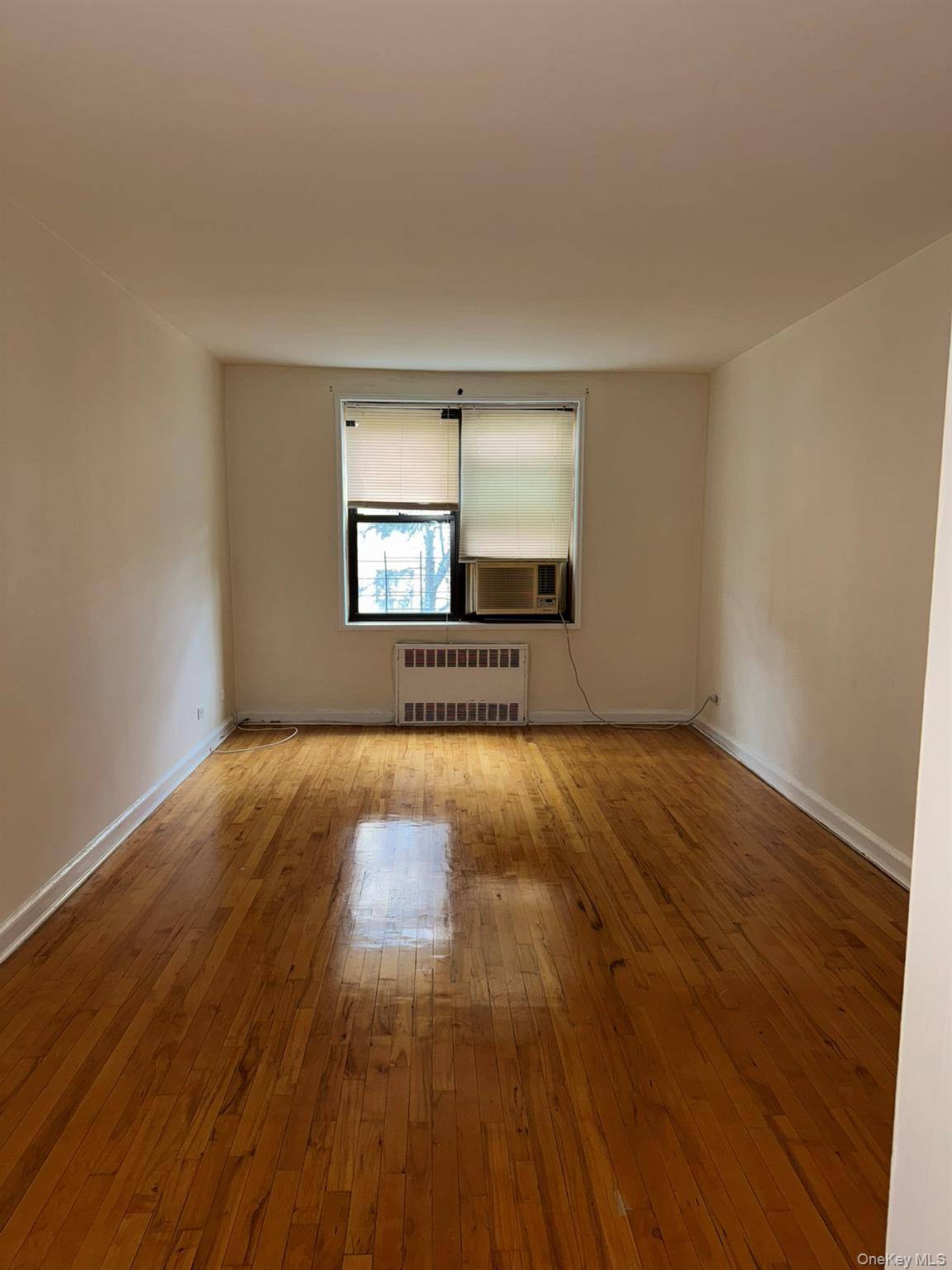 Jackson Heights, NY 11372,88-10 34th AVE #2M