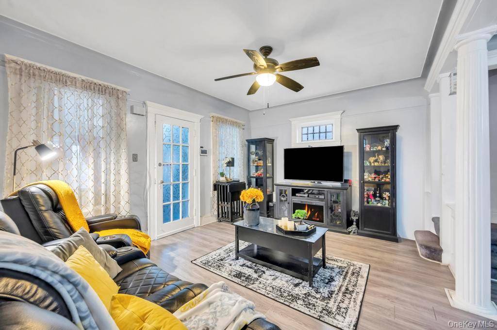 Woodhaven, NY 11421,85-79 98 ST