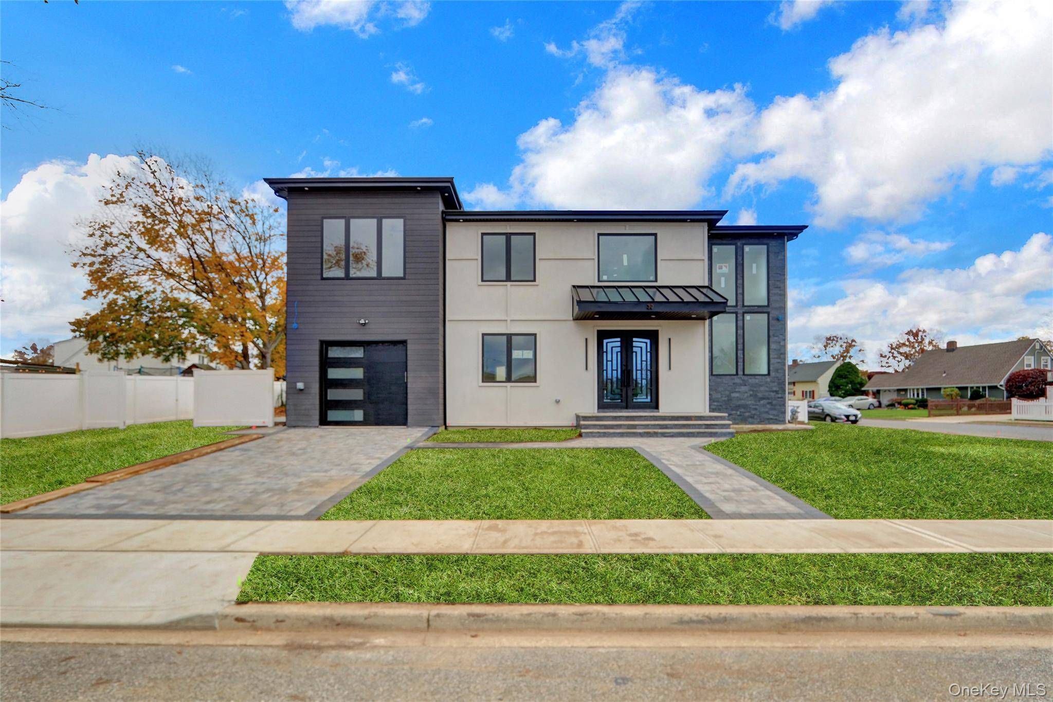 Levittown, NY 11756,1 Gleaner LN