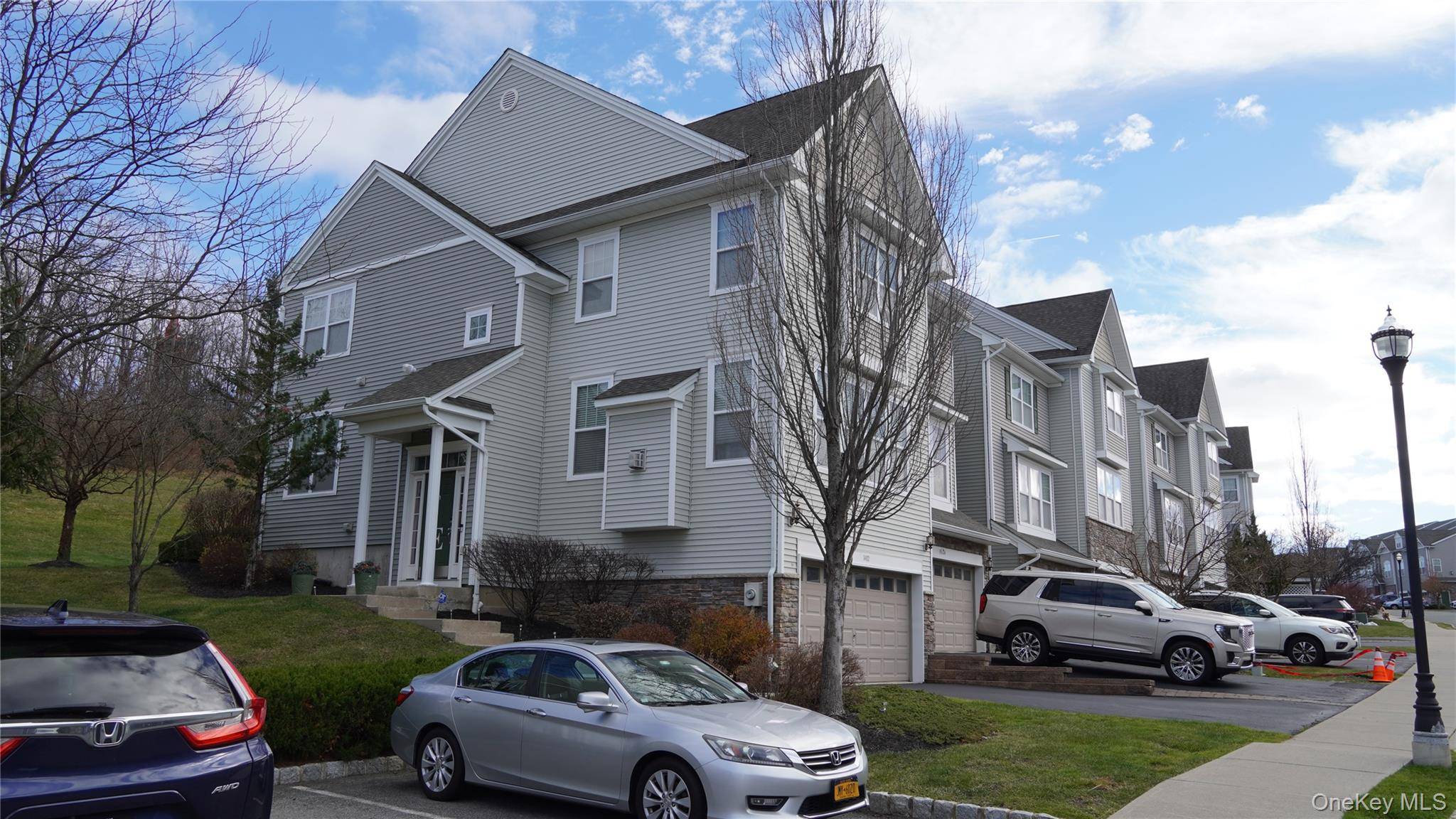 New Windsor, NY 12553,1402 Hawthorn WAY