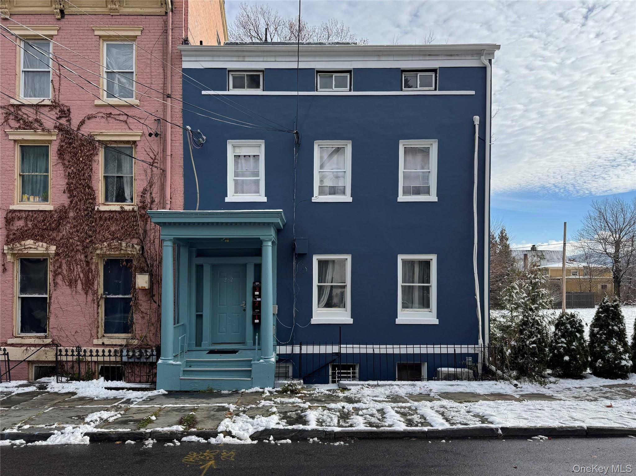 Newburgh, NY 12550,282 Grand ST