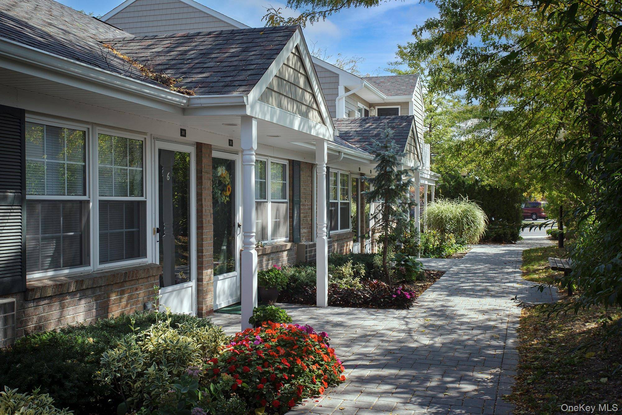 Bay Shore, NY 11706,241 W Main ST #5