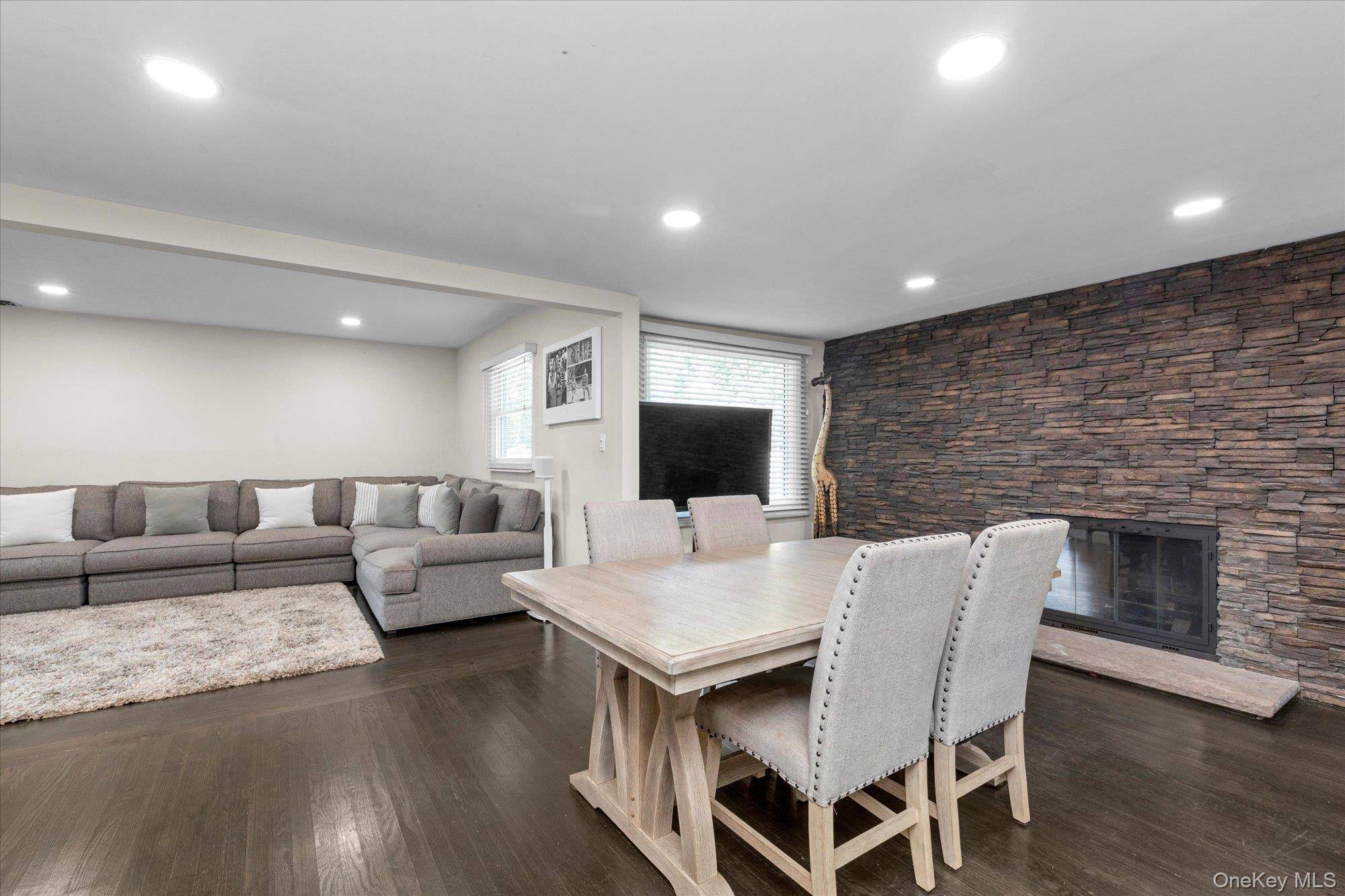 East Northport, NY 11731,702 10th AVE