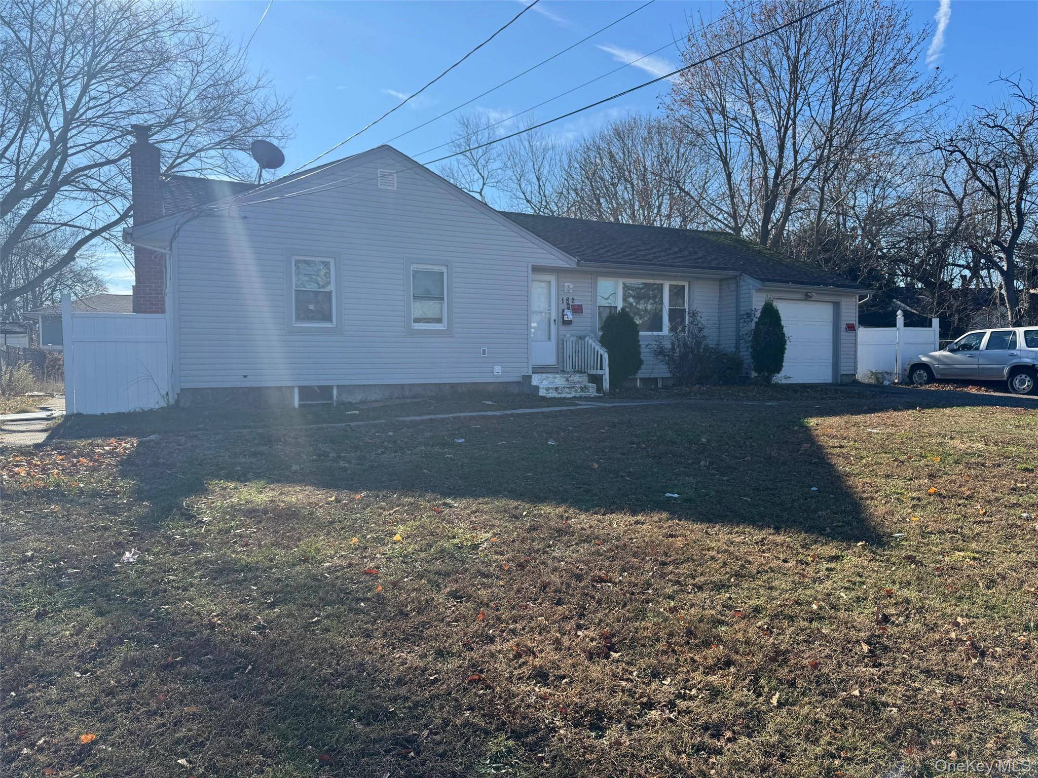 Bay Shore, NY 11706,182 New York AVE