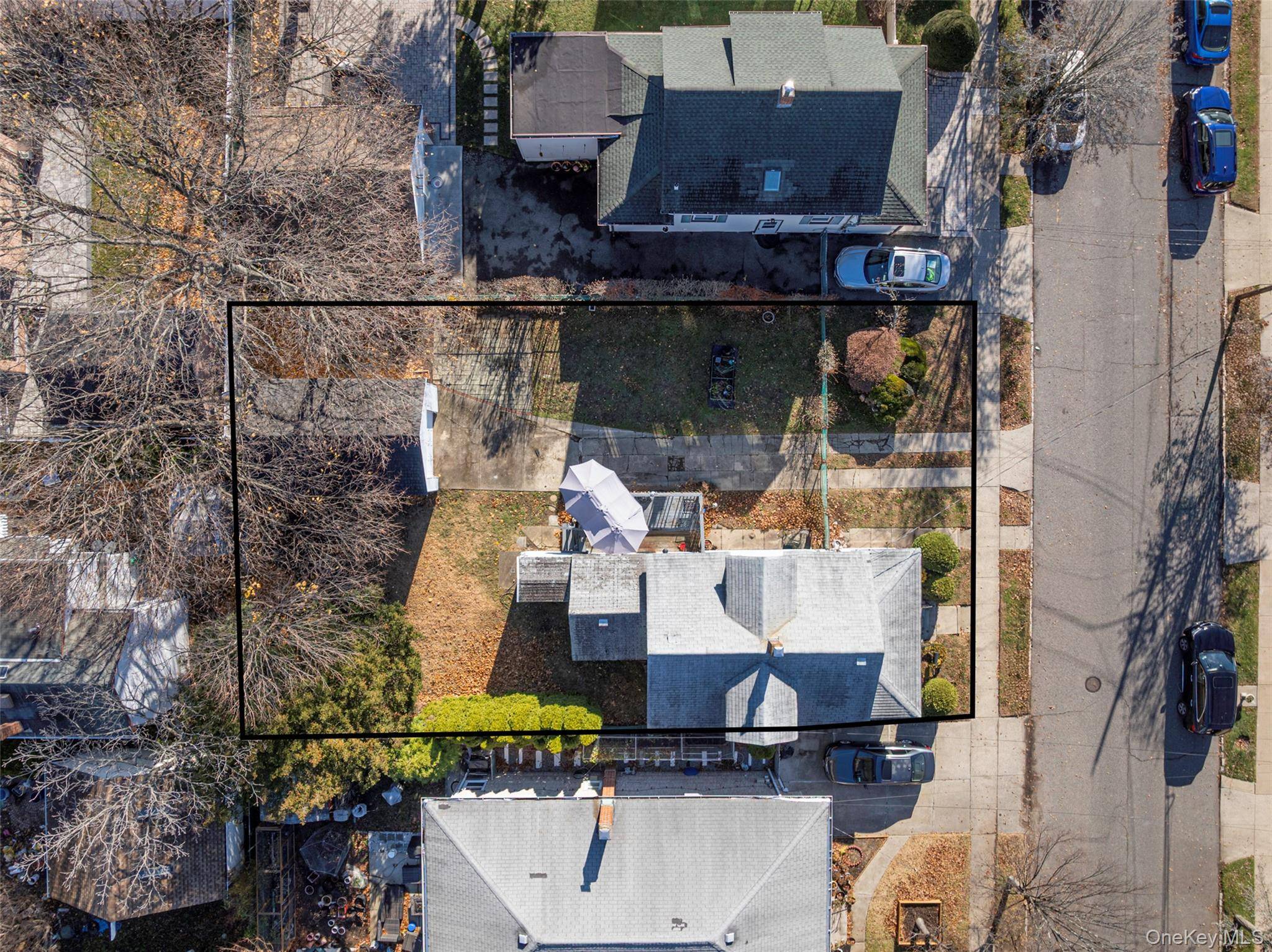 Floral Park, NY 11001,155 McKee ST