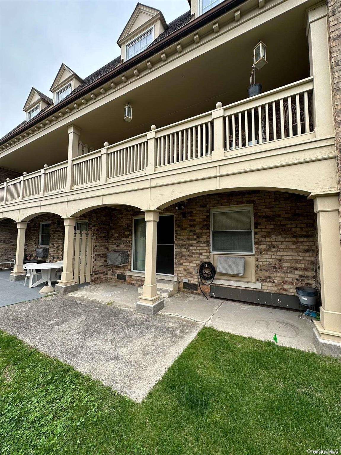 Bayside, NY 11360,13-36 Robin Lane #70 L