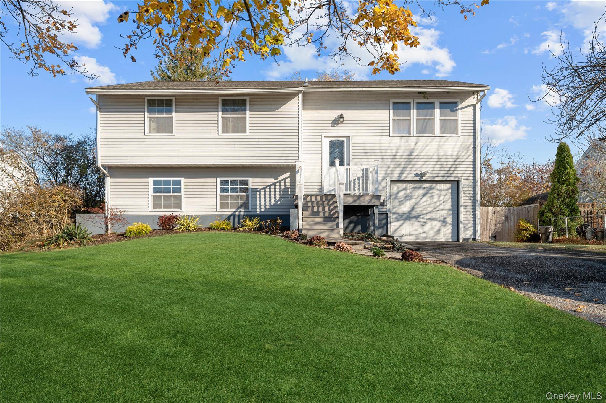 East Patchogue, NY 11772,60 Mercury AVE