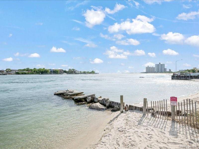 Far Rockaway, NY 11691,159 Beach 5th ST