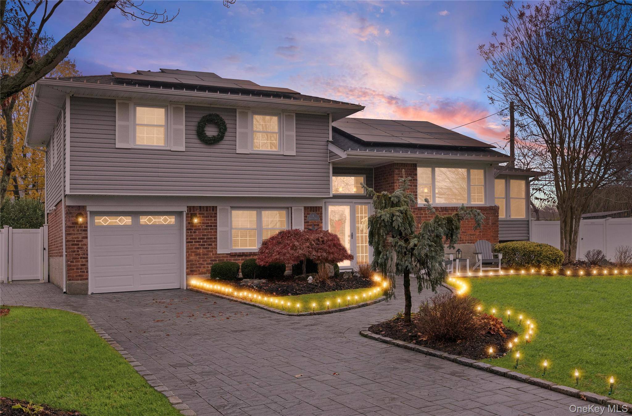 East Islip, NY 11730,6 Simmons DR