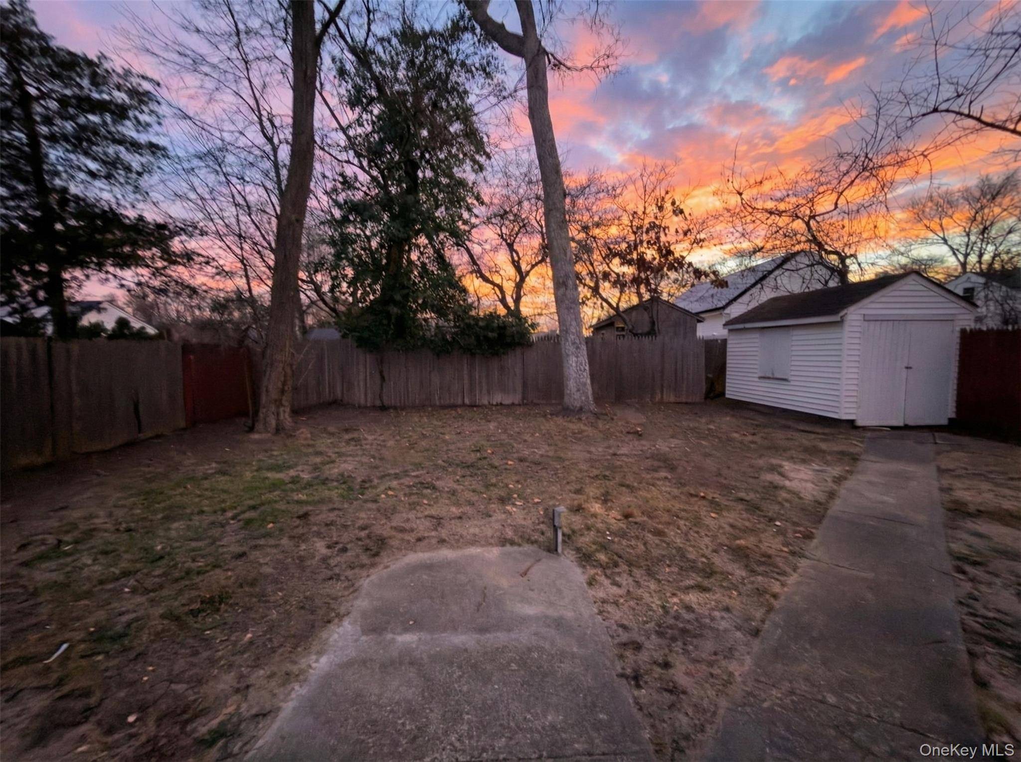 Mastic Beach, NY 11951,77 Spar DR