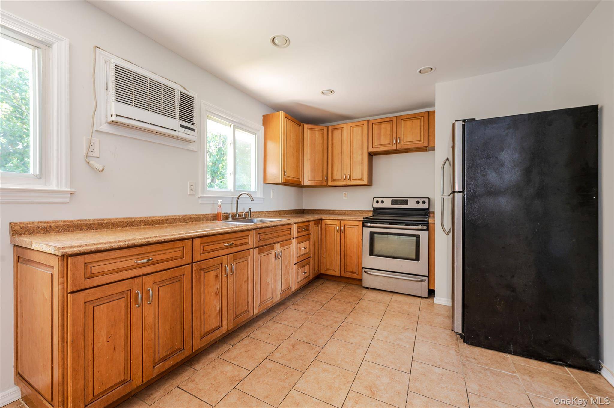 Farmingville, NY 11738,1139 Waverly AVE