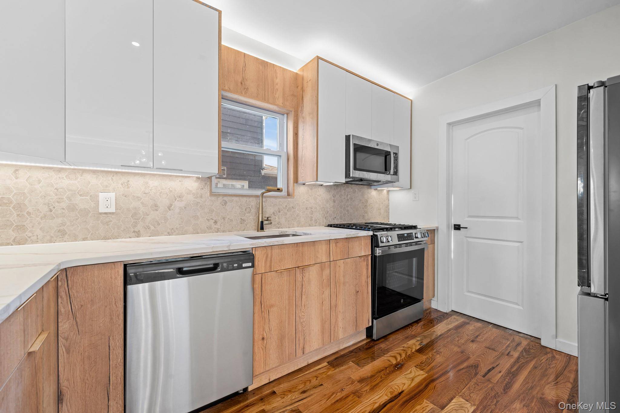 Saint Albans, NY 11412,190-10 114th DR