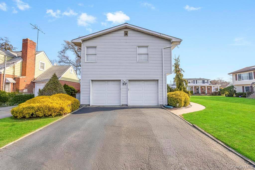 Hicksville, NY 11801,57 New South RD