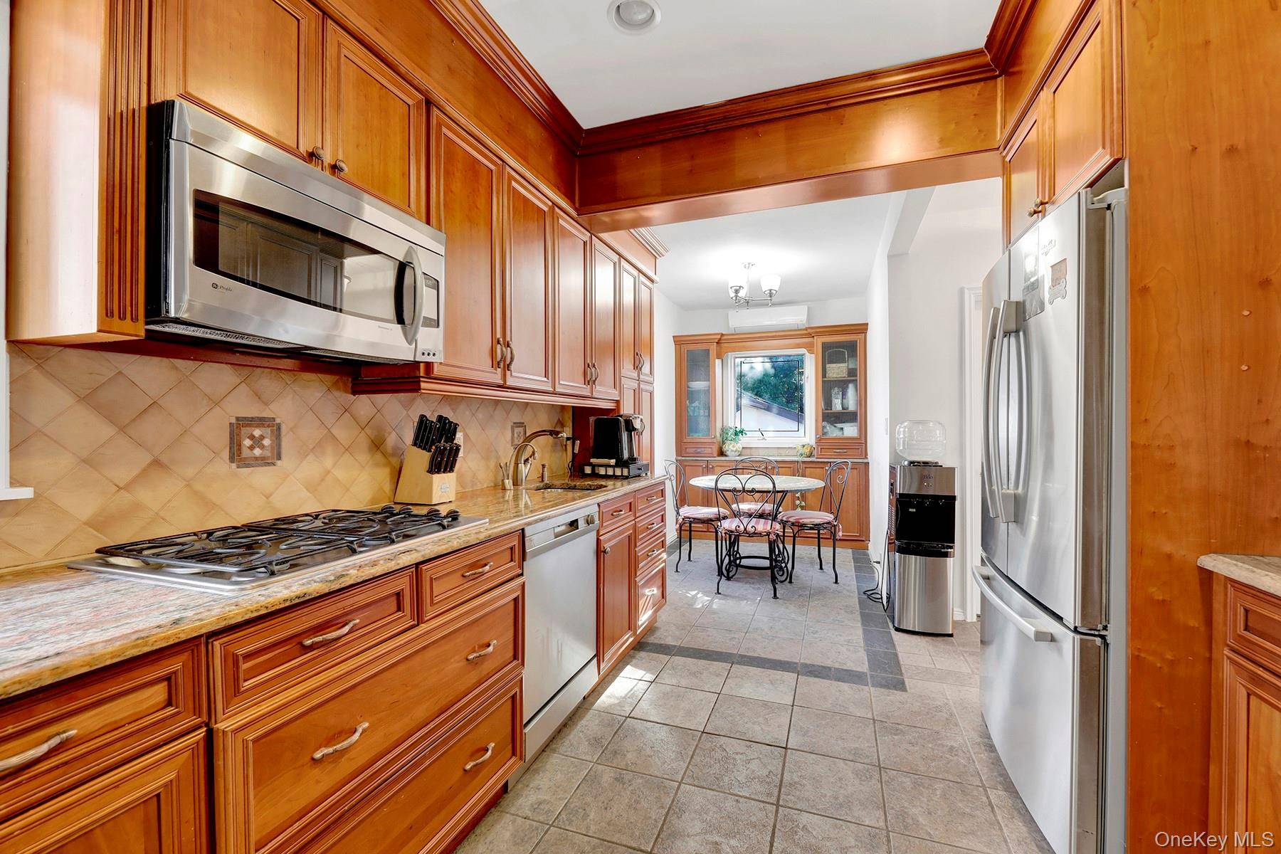 Long Beach, NY 11561,166 W Olive ST