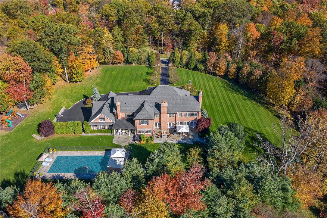 Armonk, NY 10504,4 Hollow Ridge RD