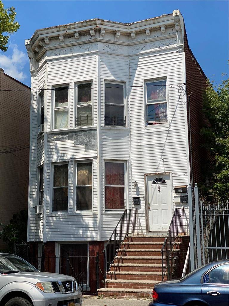 Bronx, NY 10466,687 E 223rd ST