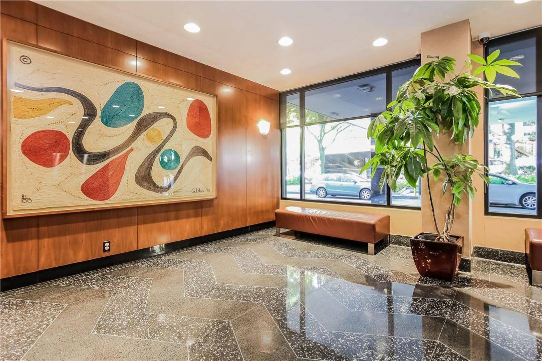 Bronx, NY 10463,555 Kappock ST #9H