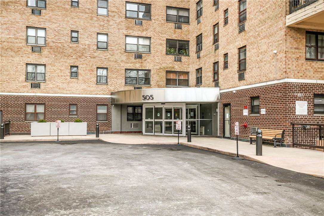 White Plains, NY 10606,505 Central AVE #422