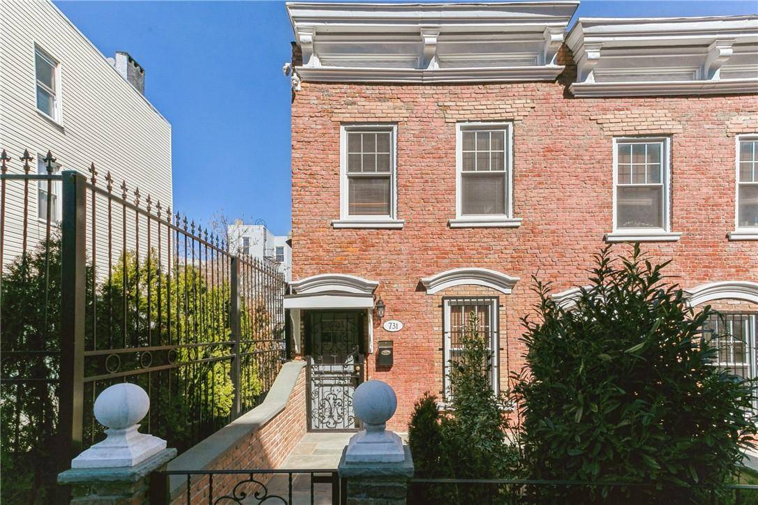 Bronx, NY 10454,731 E 136th Duplex ST #1