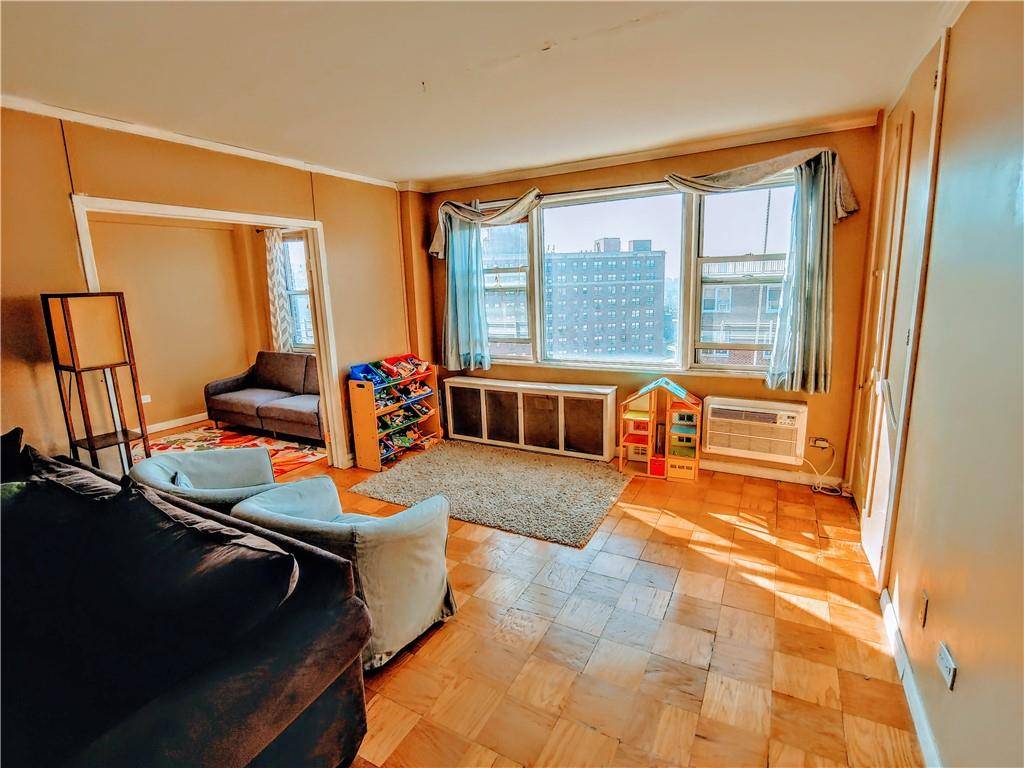 Bronx, NY 10463,3755 Henry Hudson Pkwy #14A