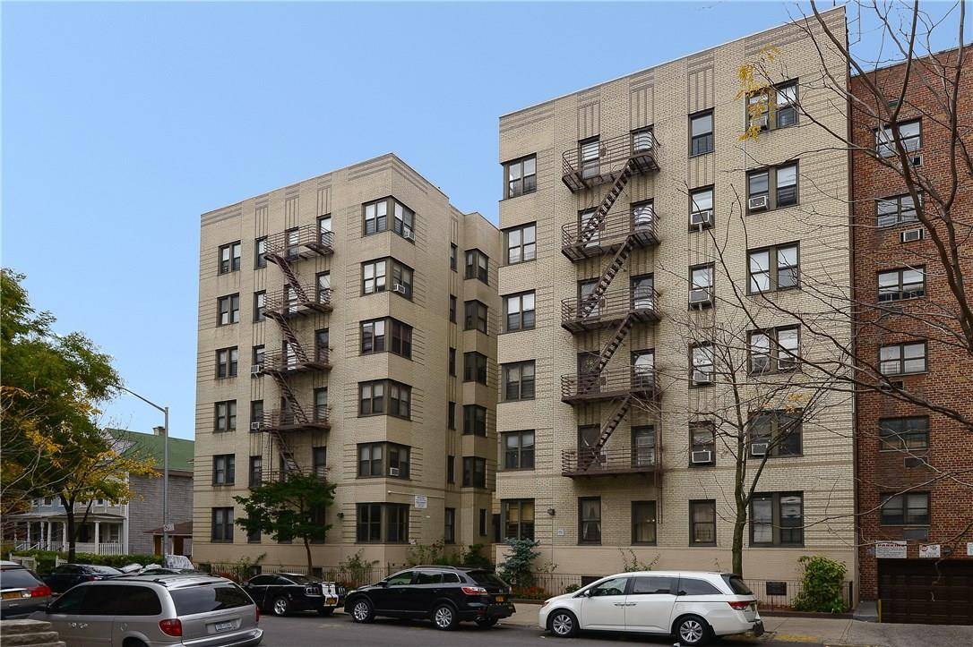 Bronx, NY 10458,2962 Decatur AVE #2-B