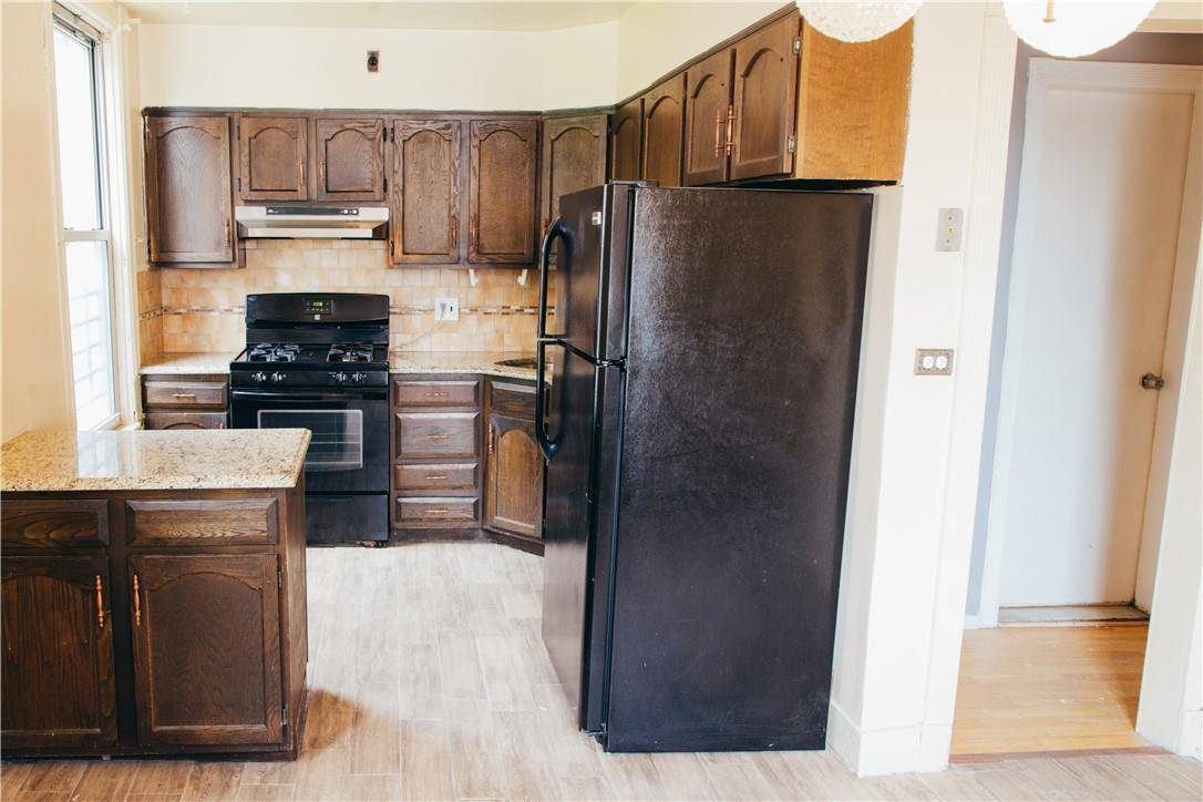 Bronx, NY 10458,288 E 201st ST