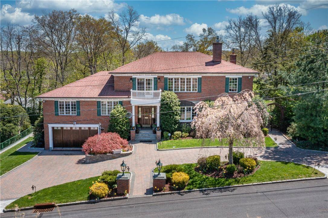 Bronxville, NY 10708,10 Greystone CIR