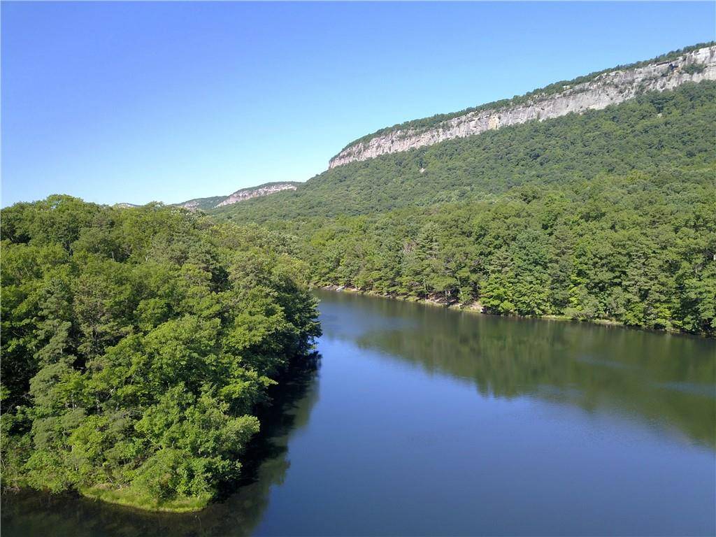 New Paltz, NY 12561,1 Sparkling Ridge RD