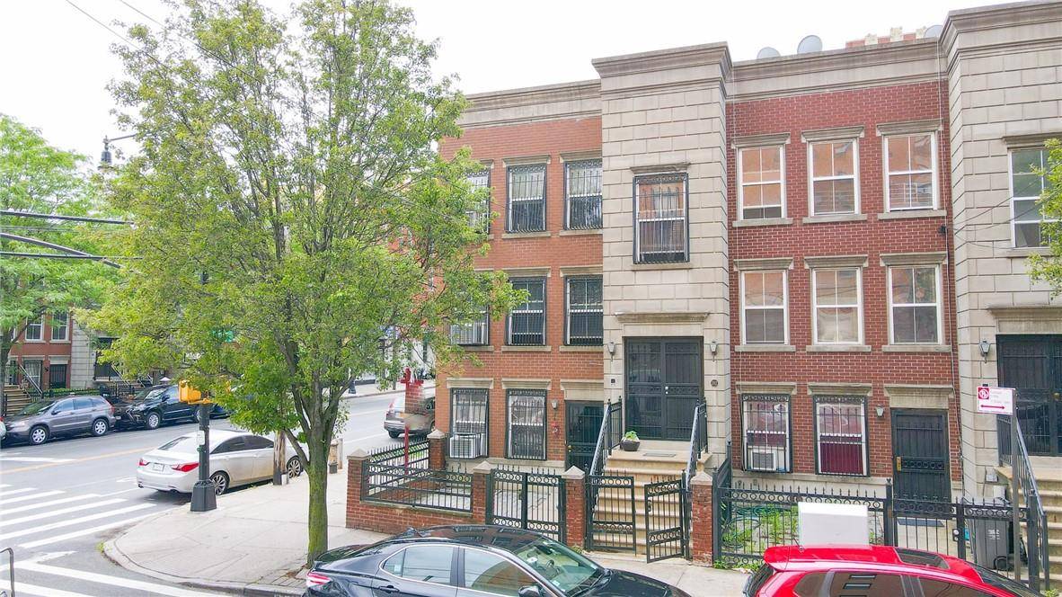 Bronx, NY 10451,392 E 159th ST