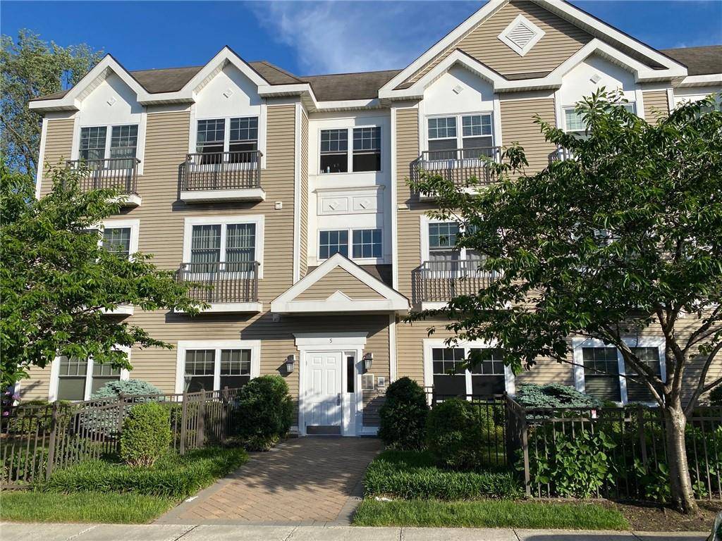 White Plains, NY 10601,5 Minerva PL #3F