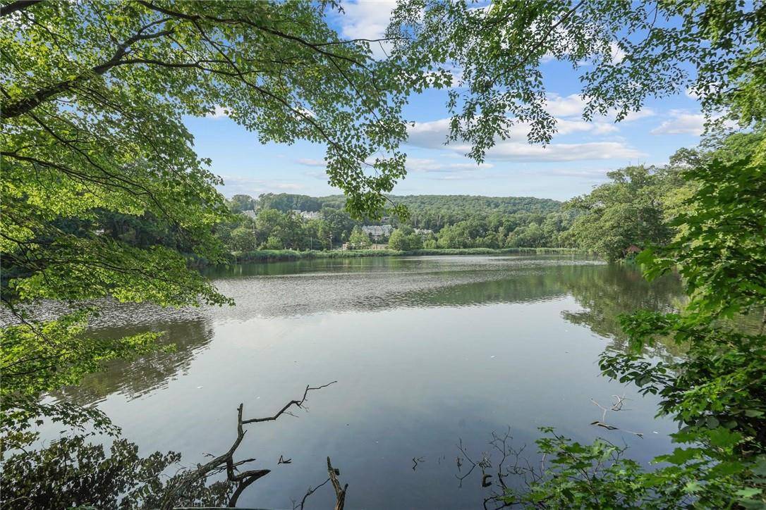 Fort Montgomery, NY 10922,27 Montgomery RD