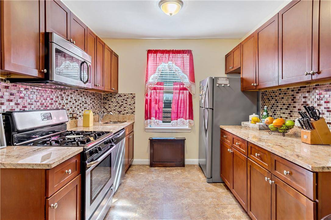 Bronx, NY 10462,2090 Barnes AVE #4G