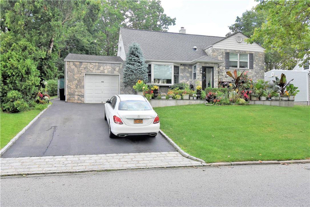 Yonkers, NY 10710,152 Remsen RD