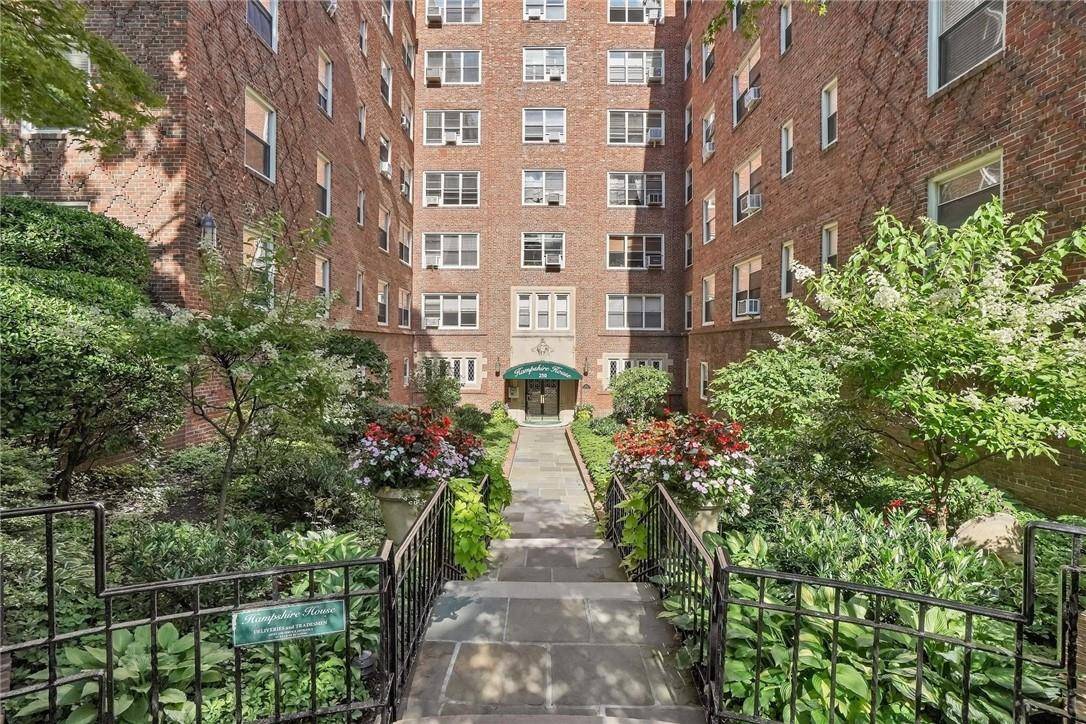 Bronxville, NY 10708,250 Bronxville RD #6E