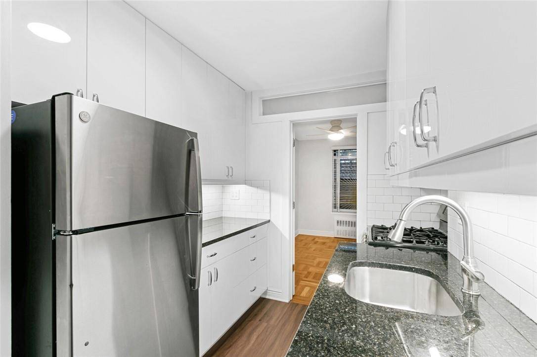 Bronx, NY 10463,3235 Cambridge AVE ##2J