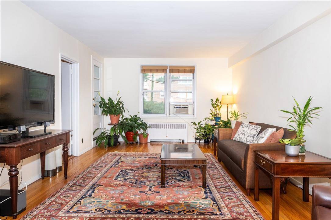 Bronxville, NY 10708,1133 Midland AVE #3K