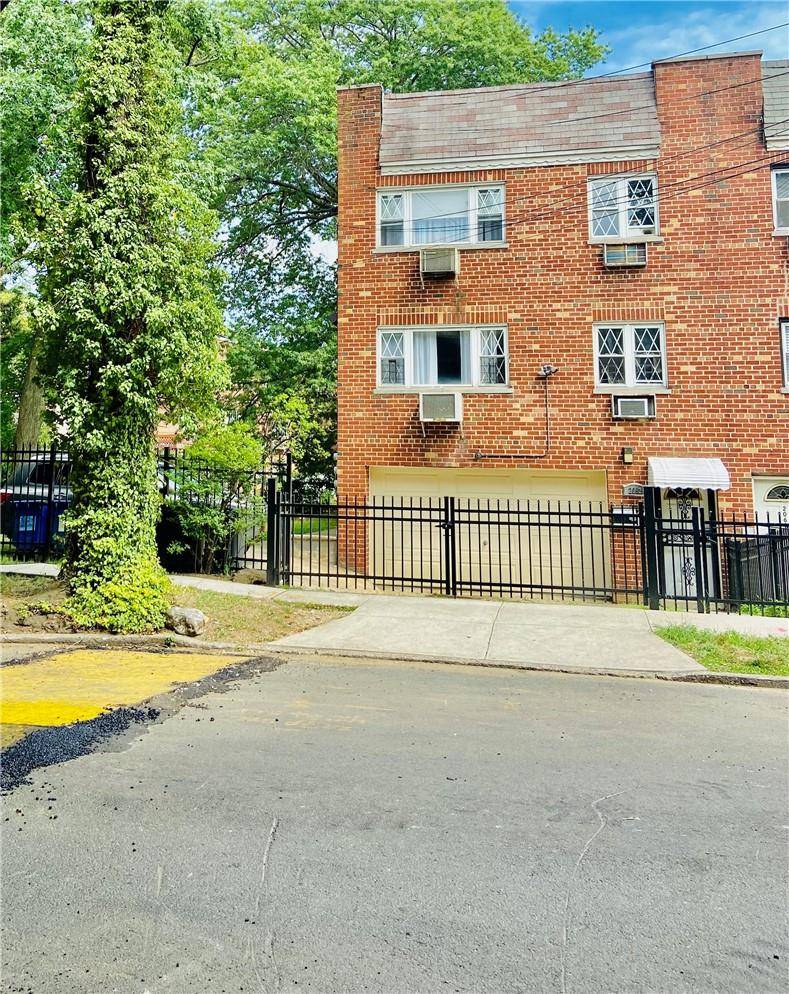 Bronx, NY 10462,2062 Muliner AVE