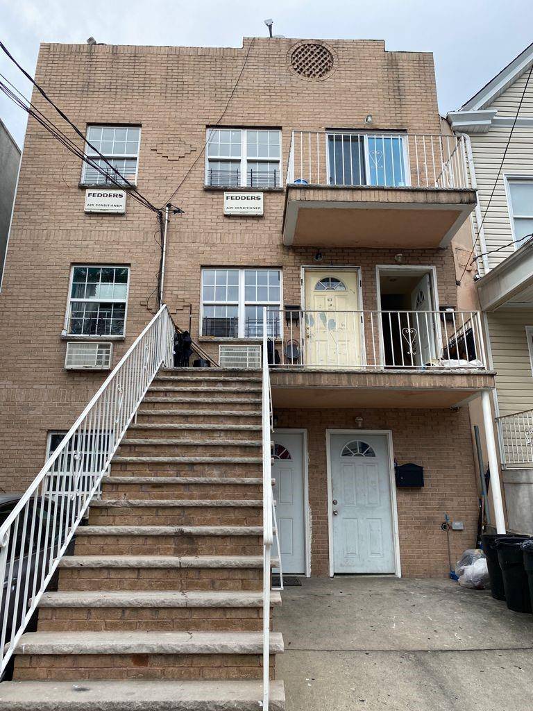 Bronx, NY 10466,637 E 230th ST #3