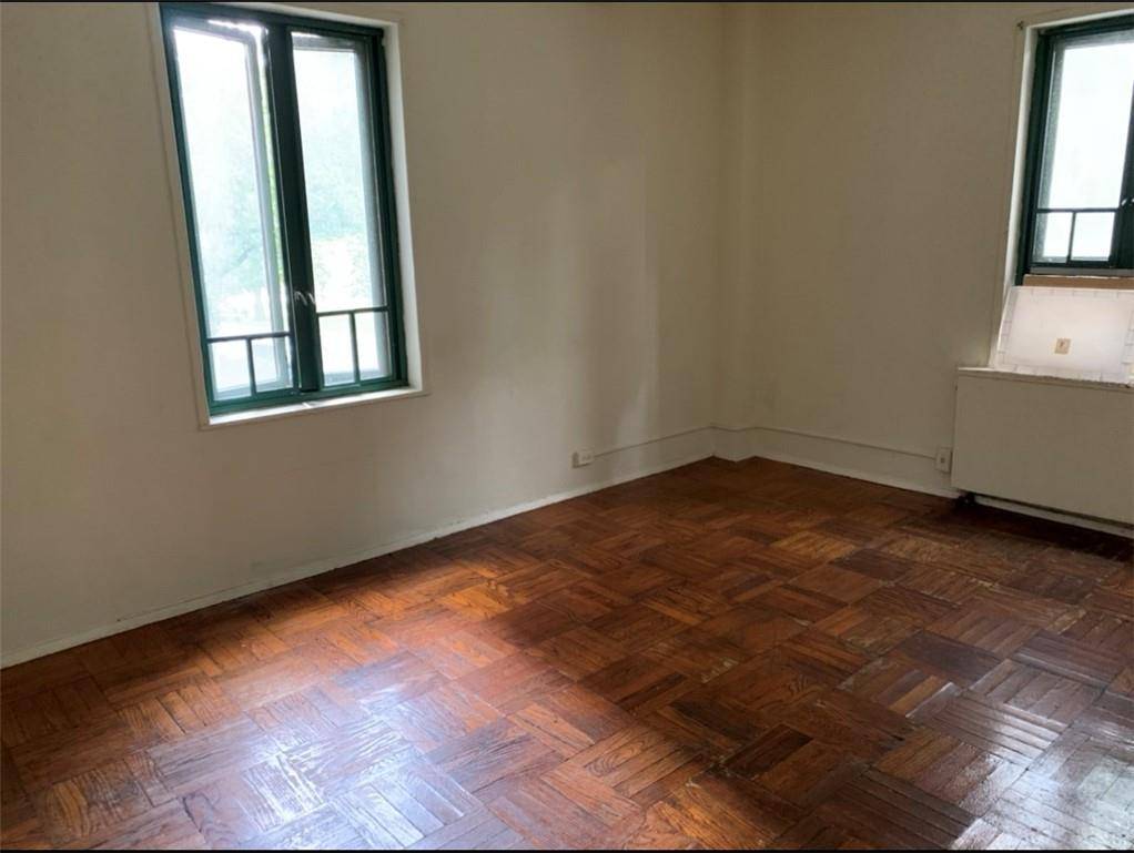 Bronx, NY 10462,89 Metropolitan OVAL #1B