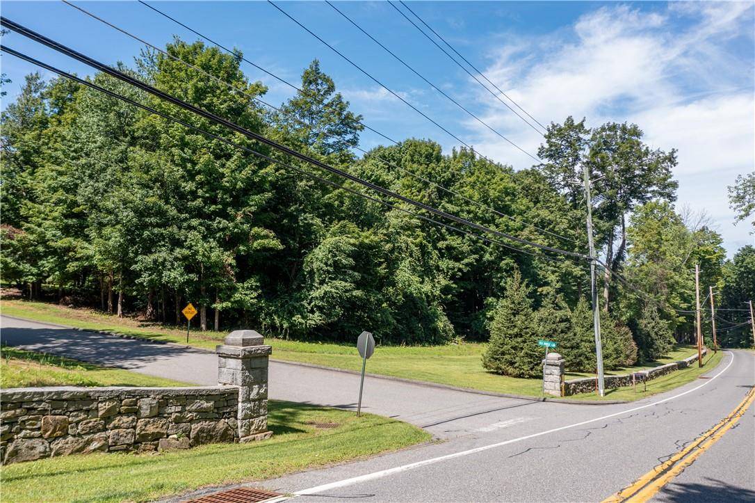 Brewster, NY 10509,20 Tea House LN