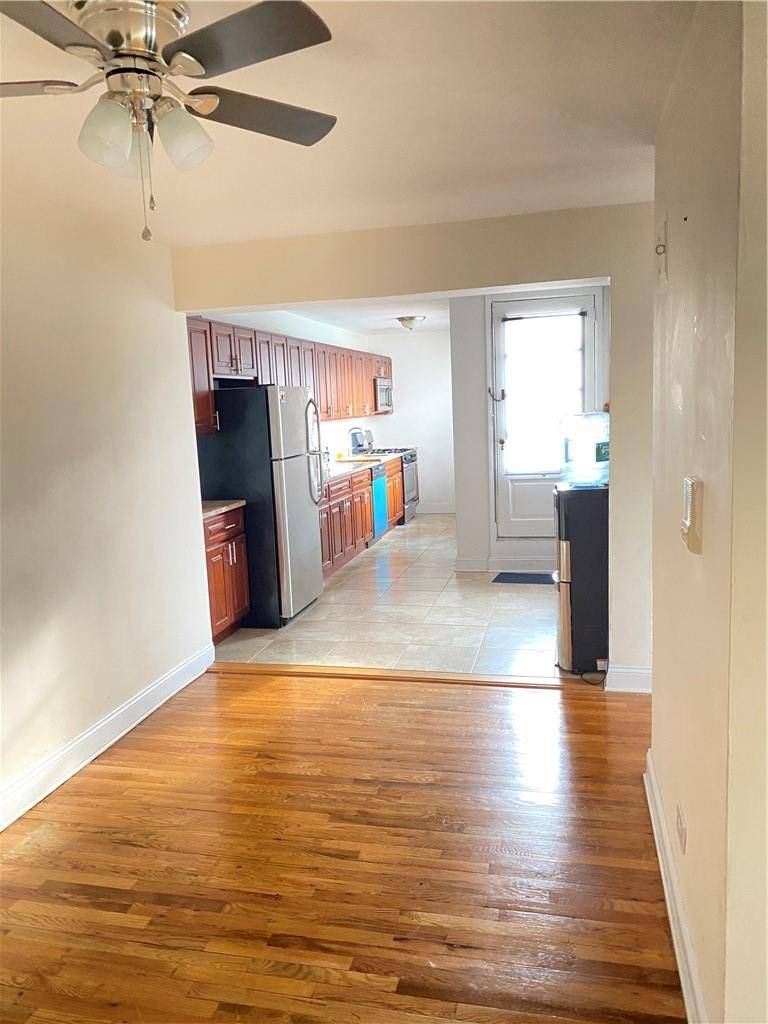 Bronx, NY 10470,205 E 238th ST #5G