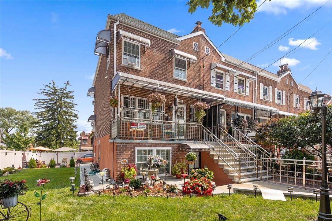 Bronx, NY 10469,3358 Tiemann AVE