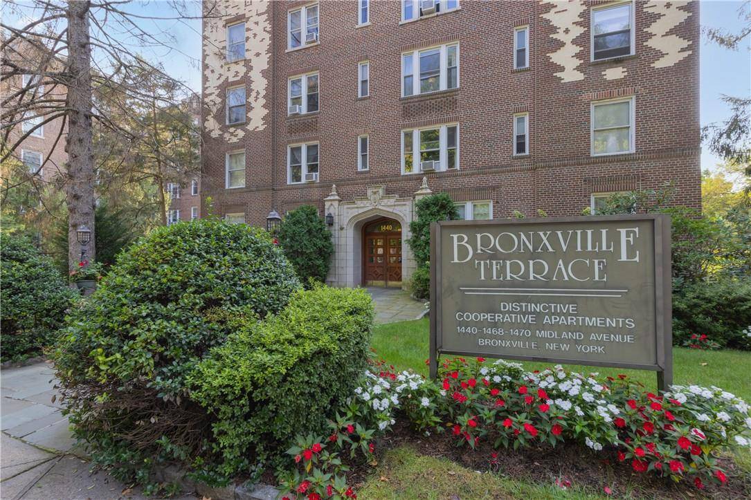 Bronxville, NY 10708,1440 Midland AVE #4H