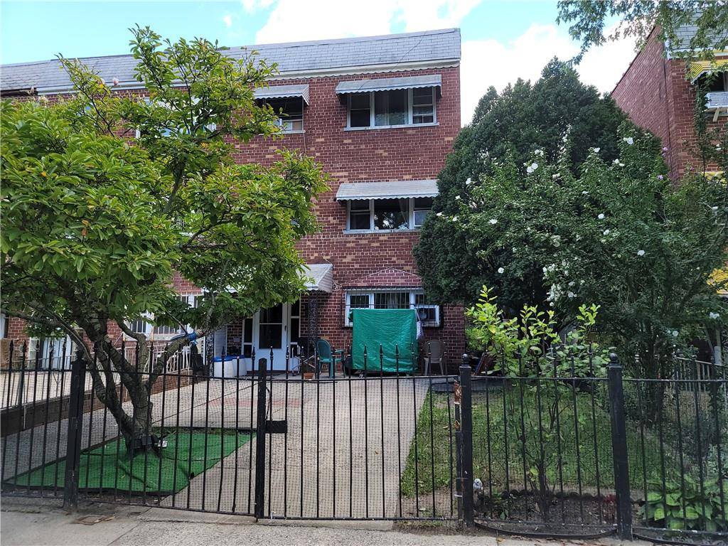 Bronx, NY 10473,436 Screvin AVE