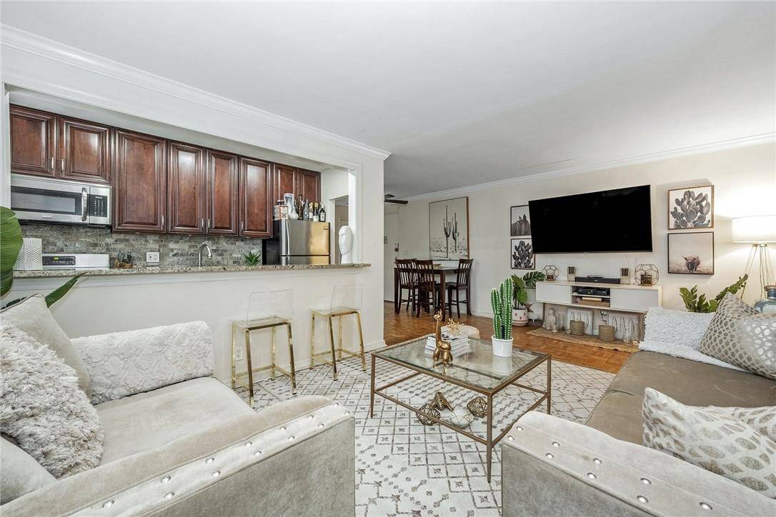 Bronxville, NY 10708,1 Vincent RD #1G