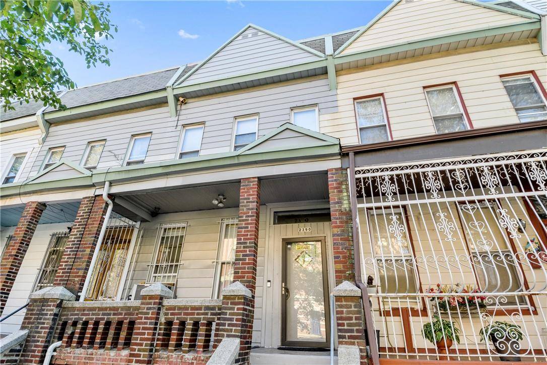 Bronx, NY 10458,2390 Lorillard PL