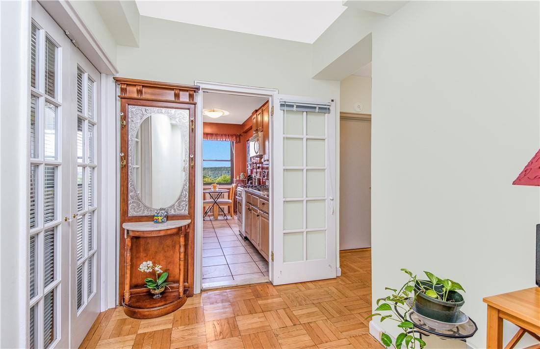 Bronx, NY 10463,3103 Fairfield AVE #11J