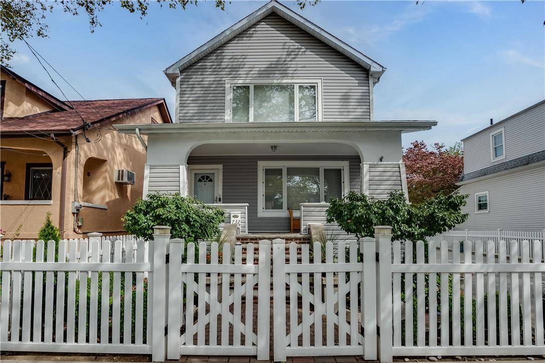 Bronx, NY 10465,732 Vincent AVE